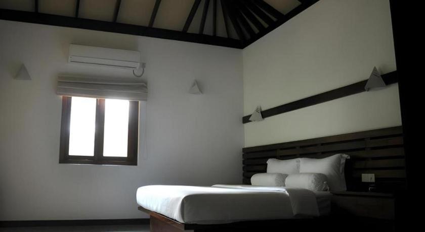 Roman Lake Ayurveda Boutique Resort Ahungalla Luaran gambar
